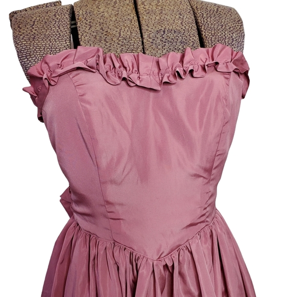 Hand made pink strapless prom dress with sweetheart neckline - Picture 2 of 14